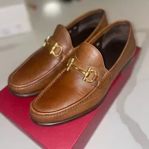 COPY - Salvatore Ferragamo
Textured Calfskin Gancini Loafer, Brown Gancini loafer - Men | Ferragamo main image 3